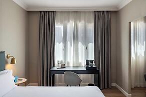 Tres Torres Atiram Hotel