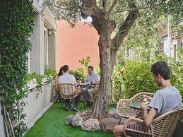 Tres Torres Atiram Hotel