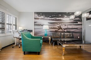 Lions Gate Hotel