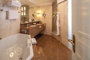 Le Mirador Resort & Spa
