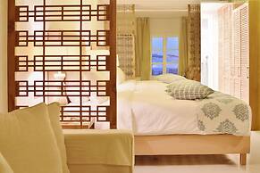 Petinos Beach Hotel