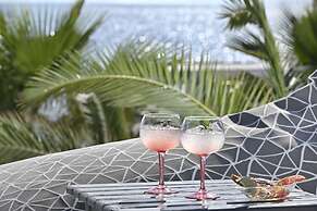 Petinos Beach Hotel