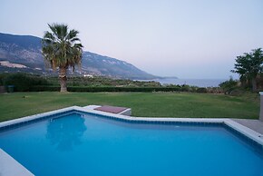 Karavados Beach