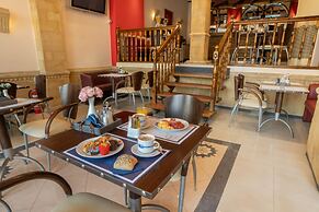 Argo Hotel