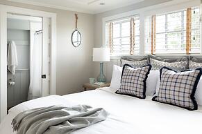 Vineyard Square Hotel & Suites