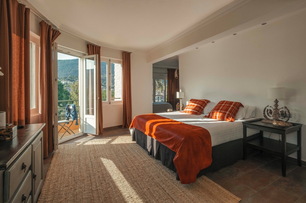 Surplage Hôtel Cavalière