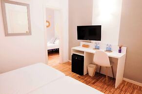 Hotel Subur