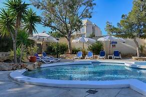 Cornucopia Hotel