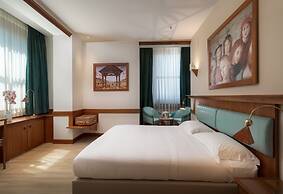 Hotel Sangallo Palace