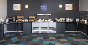 Holiday Inn Express Lichfield by IHG