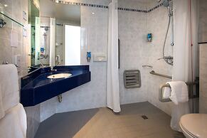 Holiday Inn Express Lichfield by IHG