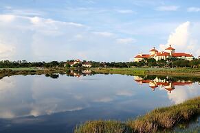 The Ritz-Carlton Naples, Tiburón