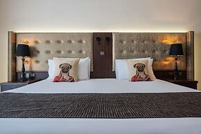 AX The Victoria Hotel