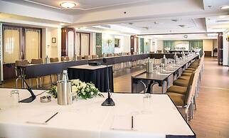 AX The Victoria Hotel