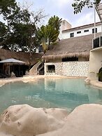Hotel Xbalamqué Boutique & Spa