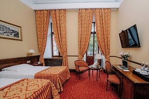 Hotel Bristol