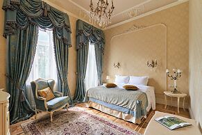 Hotel Bristol