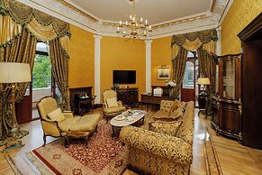 Hotel Bristol