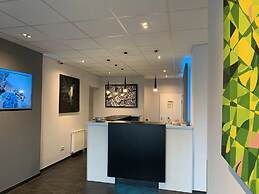 Confour Hotel