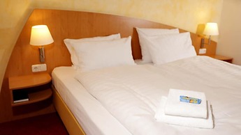 Hotel Alarun Munich by Mayburgh