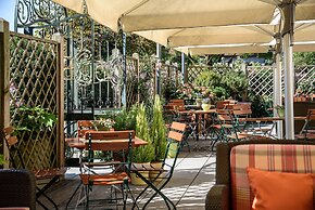 Bauer Hotel & Restaurant