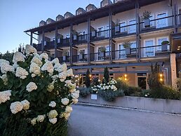 Bauer Hotel & Restaurant