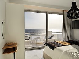 Kouros Hotel & Suites