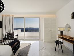 Kouros Hotel & Suites