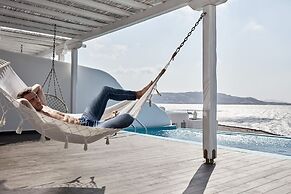 Kouros Hotel & Suites