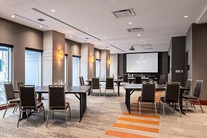 Delta Hotels by Marriott Vancouver Downtown Suites