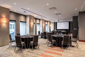 Delta Hotels by Marriott Vancouver Downtown Suites