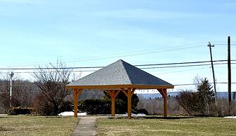 Annapolis Royal Inn & Suites