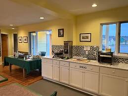 Annapolis Royal Inn & Suites