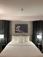 Lake Louise Inn