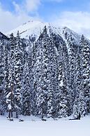 Lake Louise Inn