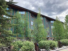 Lake Louise Inn