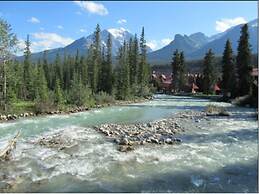 Lake Louise Inn