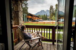 Lake Louise Inn