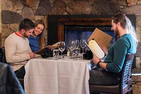 Lake Louise Inn