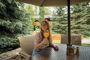 Lake Louise Inn
