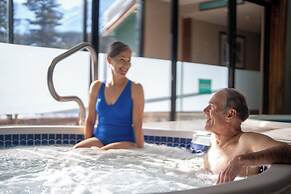 Lake Louise Inn
