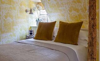 The Falstaff Hotel