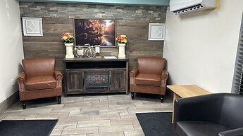 Super 8 by Wyndham Watertown