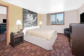 Super 8 by Wyndham Watertown