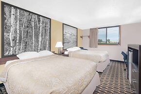 Super 8 by Wyndham Watertown