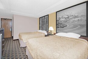 Super 8 by Wyndham Watertown