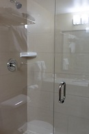 Best Western Plus Bowmanville