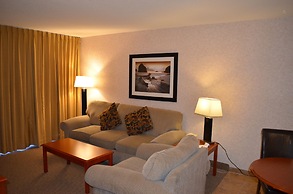 Inn On Long Lake