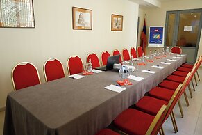 Ani Plaza Hotel