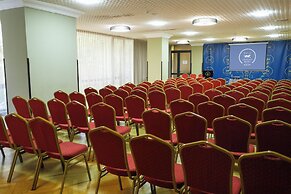 Ani Plaza Hotel